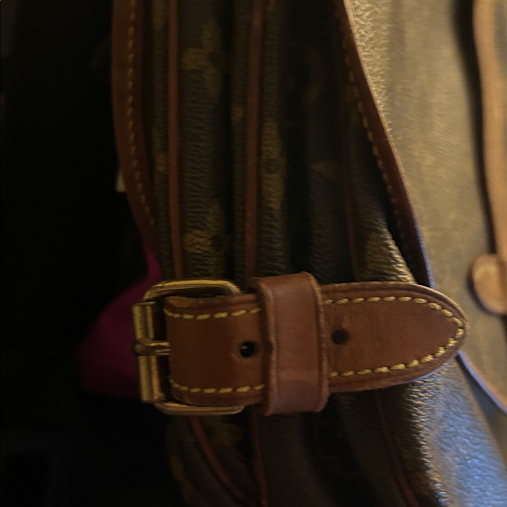 Louis Vuitton Brown Monogram Shoulder Bag - Picture 11 of 16